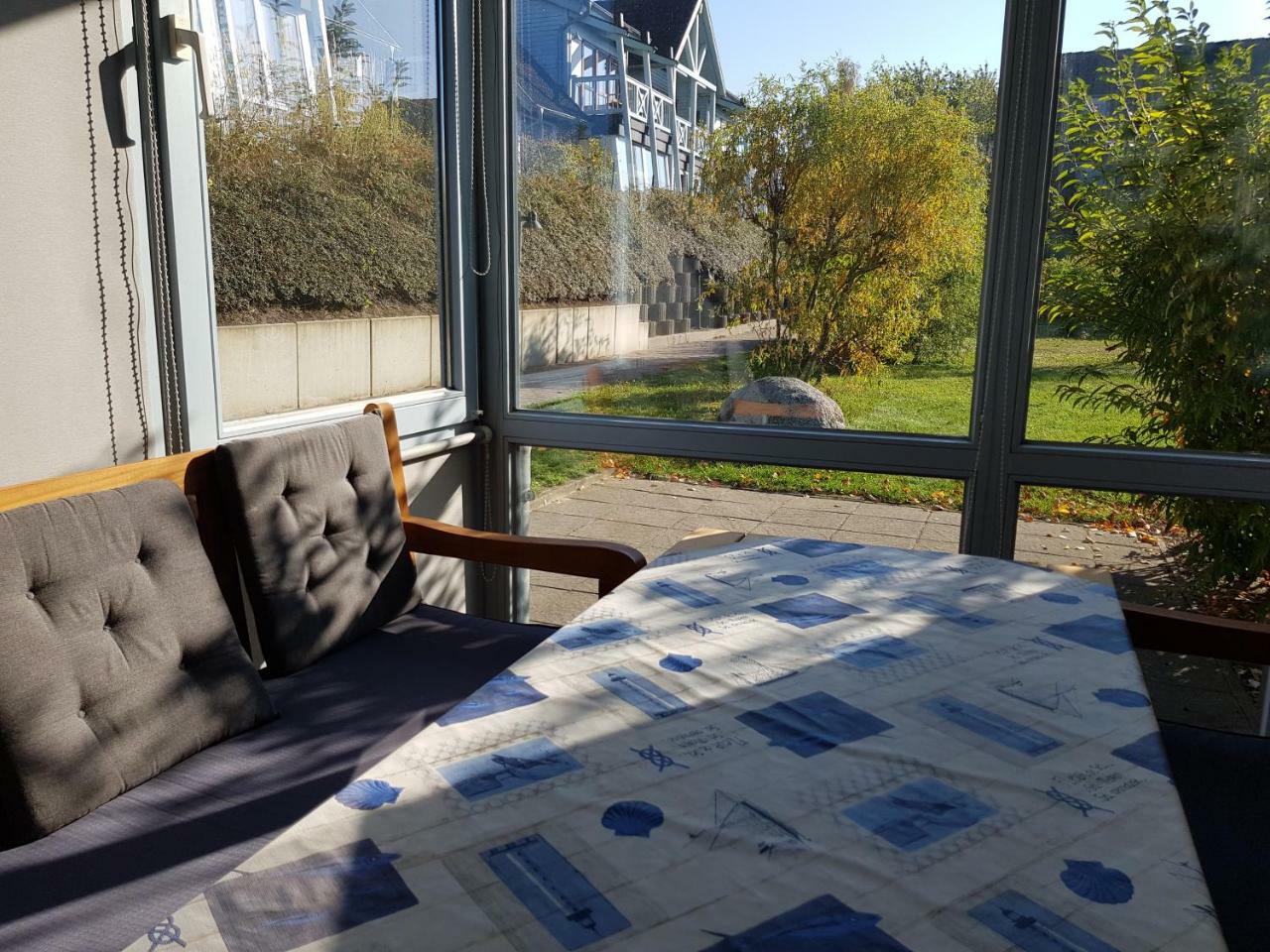 Ferienwohnung 4 Im Haus Am See Mit Wintergarten Und Terrasse Seedorf  Camera foto